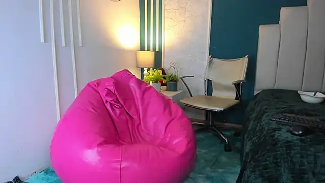 Snapshot of Austin_Cardieff chatting on 02/06/25, 11:15 Austin Cardieff online show from 02/06/25, 11:15