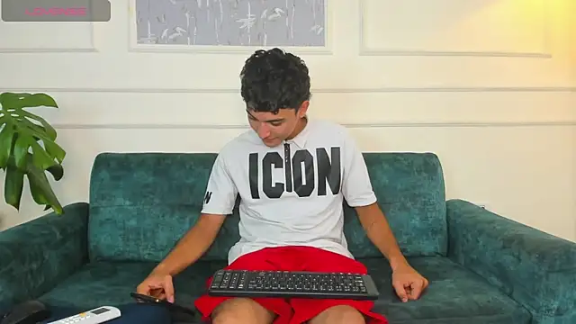 Snapshot of Austin_Cardieff chatting on 03/01/25, 06:24 Austin Cardieff online show from 03/01/25, 06:24