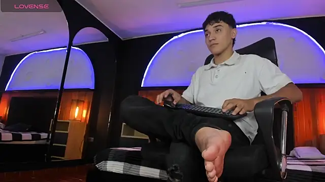 Snapshot of Austin_Cardieff chatting on 03/10/25, 03:34 Austin Cardieff online show from 03/10/25, 03:34