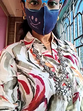 Snapshot of wild_bong_queen chatting on 11/12/25, 09:32 wild bong queen online show from 11/12/25, 09:32