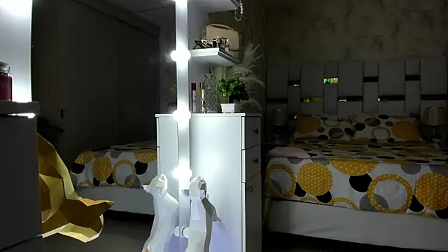 Snapshot of cherryfox88 chatting on 09/14/25, 12:10 cherryfox88 online show from 09/14/25, 12:10