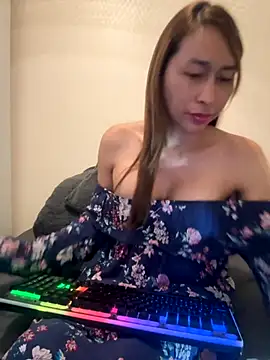 Snapshot of cieloadriano2024 chatting on 09/17/25, 12:18 cieloadriano2024 online show from 09/17/25, 12:18