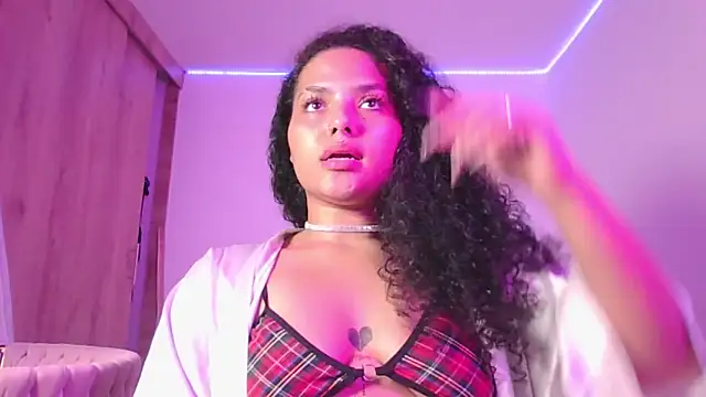 abril ricci online show from 10/20/25, 03:29