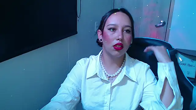 Snapshot of Skarlet_Adams28 chatting on 03/18/26, 09:18 Skarlet Adams28 online show from 03/18/26, 09:18