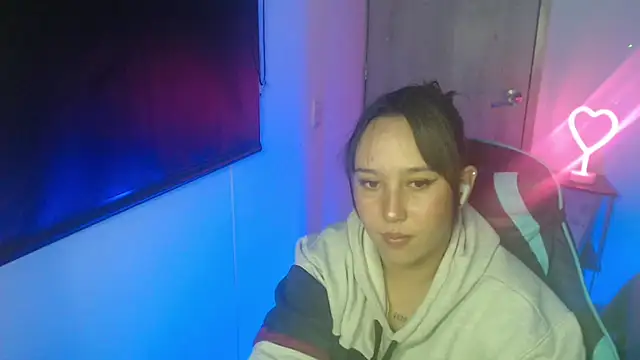 Snapshot of Skarlet_Adams28 chatting on 04/28/26, 01:15 Skarlet Adams28 online show from 04/28/26, 01:15
