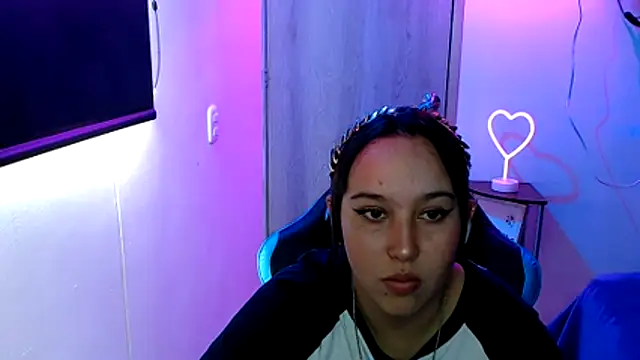 Snapshot of Skarlet_Adams28 chatting on 04/28/26, 08:36 Skarlet Adams28 online show from 04/28/26, 08:36
