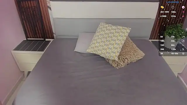 Snapshot of ALICESTARKK chatting on 11/15/25, 01:40 ALICESTARKK online show from 11/15/25, 01:40