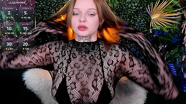 Snapshot of SherriMartinez chatting on 11/28/25, 06:54 SherriMartinez online show from 11/28/25, 06:54