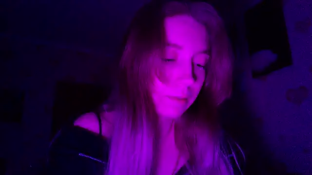 qwolll online show from 03/07/25, 07:38
