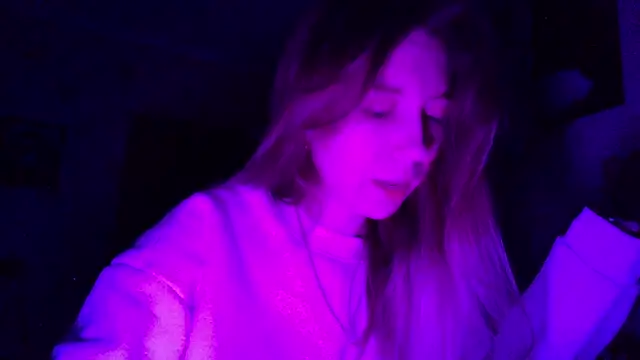 qwolll online show from 03/12/25, 07:38