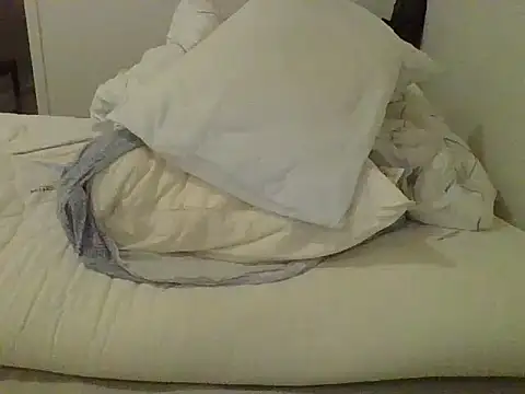 sympatyczny223 online show from 02/12/25, 07:35