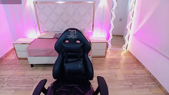 Brendda tay online show from 11/28/25, 02:58