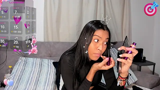 Snapshot of AnneteLynch chatting on 12/04/25, 08:28 AnneteLynch online show from 12/04/25, 08:28