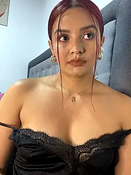 Melanyprada online show from 10/13/25, 01:49