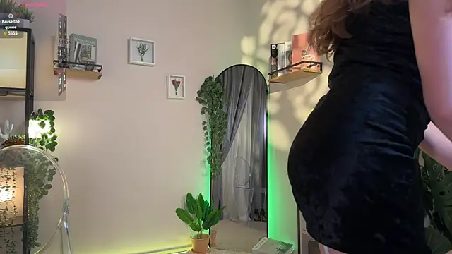 Julie Rhodes online show from 12/09/24, 07:07