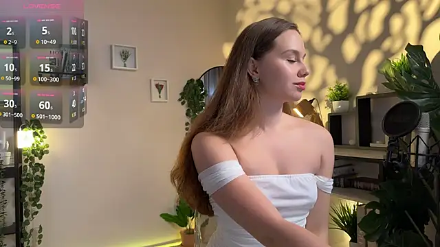 Julie Rhodes online show from 11/04/25, 12:59