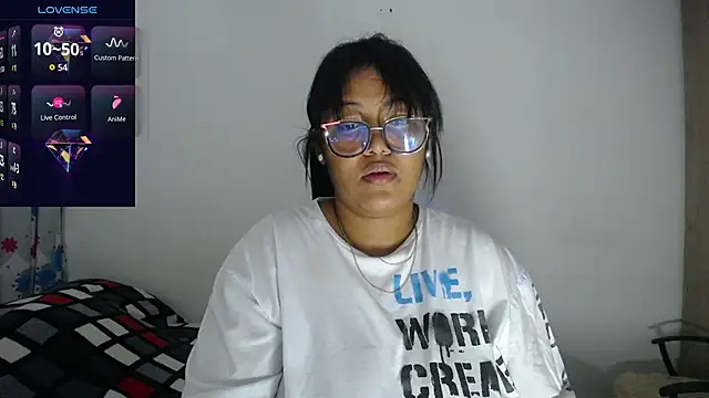 Snapshot of miajoseph_ chatting on 10/27/25, 02:26 miajoseph online show from 10/27/25, 02:26