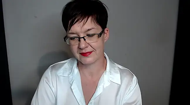 Snapshot of Sofie69Velvet chatting on 12/02/24, 07:38 Sofie69Velvet online show from 12/02/24, 07:38