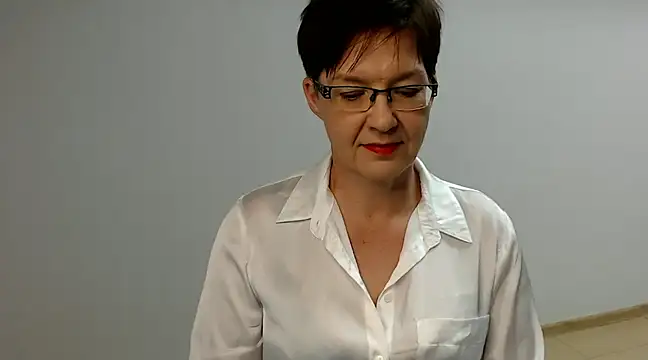 Snapshot of Sofie69Velvet chatting on 12/10/24, 03:55 Sofie69Velvet online show from 12/10/24, 03:55