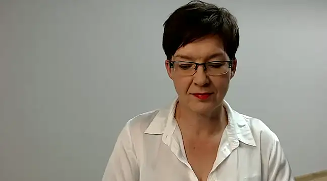 Snapshot of Sofie69Velvet chatting on 12/17/24, 05:26 Sofie69Velvet online show from 12/17/24, 05:26