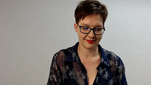 Snapshot of Sofie69Velvet chatting on 02/24/25, 06:26 Sofie69Velvet online show from 02/24/25, 06:26