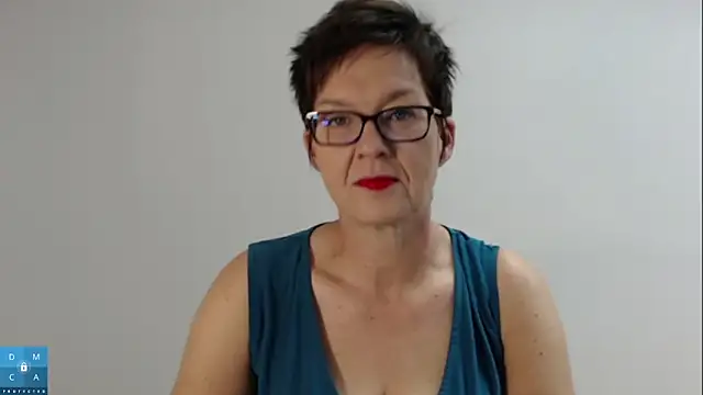 Snapshot of Sofie69Velvet chatting on 09/21/25, 06:15 Sofie69Velvet online show from 09/21/25, 06:15