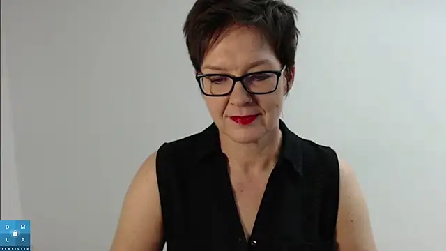 Snapshot of Sofie69Velvet chatting on 10/12/25, 08:13 Sofie69Velvet online show from 10/12/25, 08:13