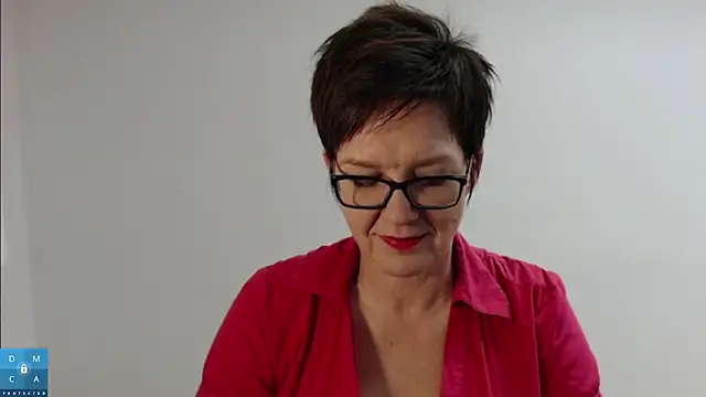 Snapshot of Sofie69Velvet chatting on 10/16/25, 04:08 Sofie69Velvet online show from 10/16/25, 04:08