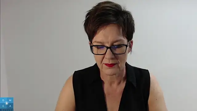 Snapshot of Sofie69Velvet chatting on 10/22/25, 04:07 Sofie69Velvet online show from 10/22/25, 04:07