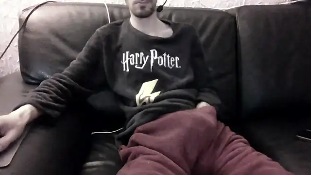 Snapshot of passif520 chatting on 11/02/25, 09:11 passif520 online show from 11/02/25, 09:11