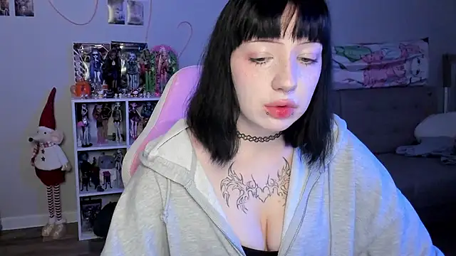 SweetieMollyy online show from 11/25/25, 10:26