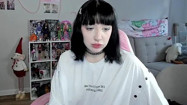 SweetieMollyy online show from 12/01/25, 09:47