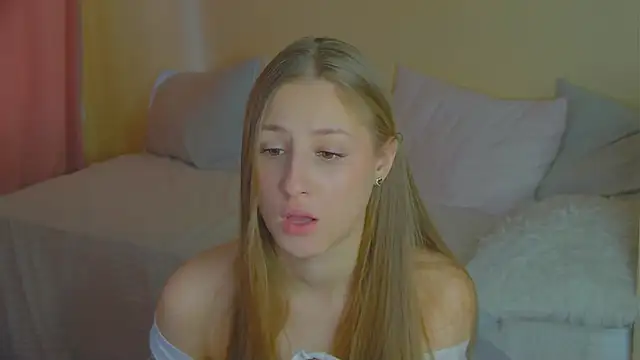 BritneyCruze online show from 11/13/25, 09:19