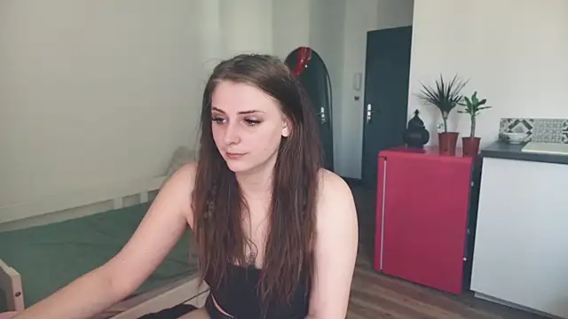 Snapshot of ce_leste__ chatting on 02/26/26, 12:37 ce leste online show from 02/26/26, 12:37