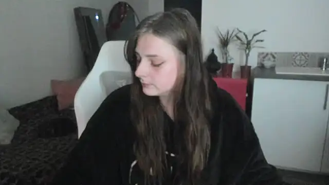 Snapshot of ce_leste__ chatting on 05/07/26, 12:43 ce leste online show from 05/07/26, 12:43