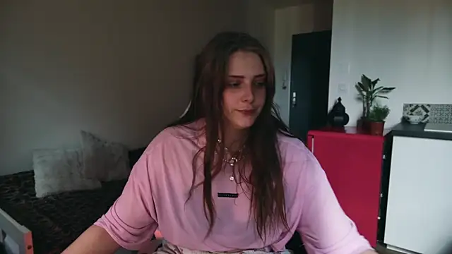 Snapshot of ce_leste__ chatting on 05/20/26, 12:33 ce leste online show from 05/20/26, 12:33