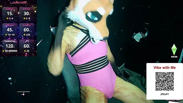 Snapshot of FoxieHikari chatting on 12/16/24, 02:57 FoxieHikari online show from 12/16/24, 02:57