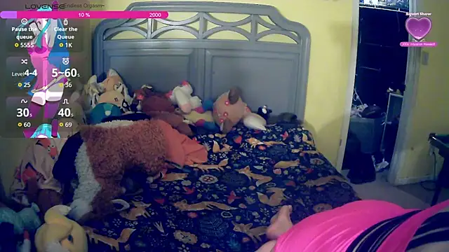 Snapshot of FoxieHikari chatting on 09/26/25, 01:53 FoxieHikari online show from 09/26/25, 01:53