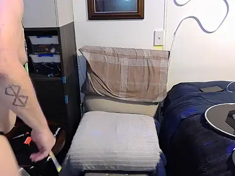 ChunkyMonkey007 online show from 10/28/25, 09:02