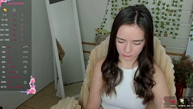 Snapshot of Bella_XO chatting on 09/22/25, 06:04 Bella XO online show from 09/22/25, 06:04