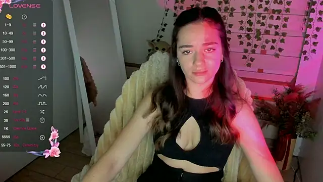 Snapshot of Bella_XO chatting on 09/23/25, 06:27 Bella XO online show from 09/23/25, 06:27