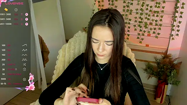 Snapshot of Bella_XO chatting on 09/25/25, 06:50 Bella XO online show from 09/25/25, 06:50