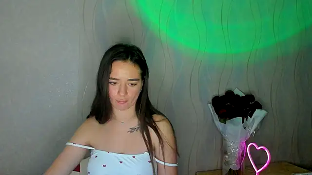 Snapshot of Bella_XO chatting on 10/07/25, 02:47 Bella XO online show from 10/07/25, 02:47