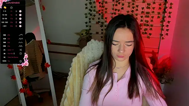 Snapshot of Bella_XO chatting on 10/12/25, 06:45 Bella XO online show from 10/12/25, 06:45