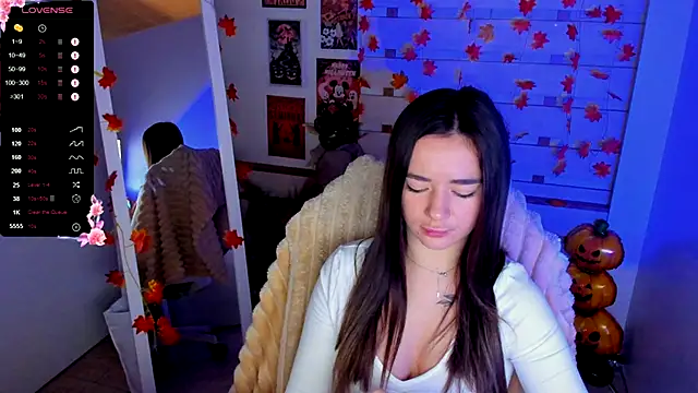 Snapshot of Bella_XO chatting on 10/19/25, 06:47 Bella XO online show from 10/19/25, 06:47