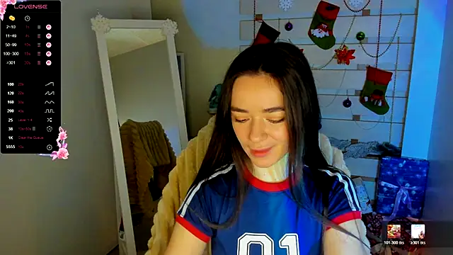 Snapshot of Bella_XO chatting on 12/19/25, 01:29 Bella XO online show from 12/19/25, 01:29