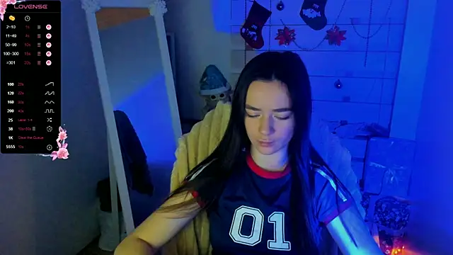 Snapshot of Bella_XO chatting on 12/20/25, 07:48 Bella XO online show from 12/20/25, 07:48