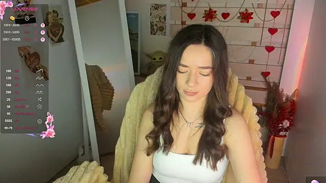 Snapshot of Bella_XO chatting on 04/13/26, 06:52 Bella XO online show from 04/13/26, 06:52
