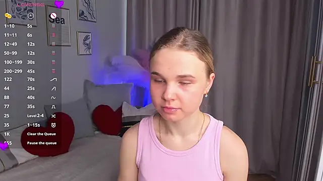 Snapshot of OdetteHarwick chatting on 11/11/25, 07:52 OdetteHarwick online show from 11/11/25, 07:52