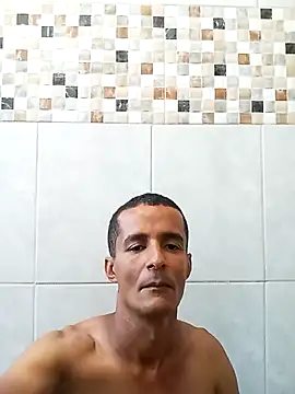 Snapshot of morenogato100 chatting on 10/06/25, 09:51 morenogato100 online show from 10/06/25, 09:51